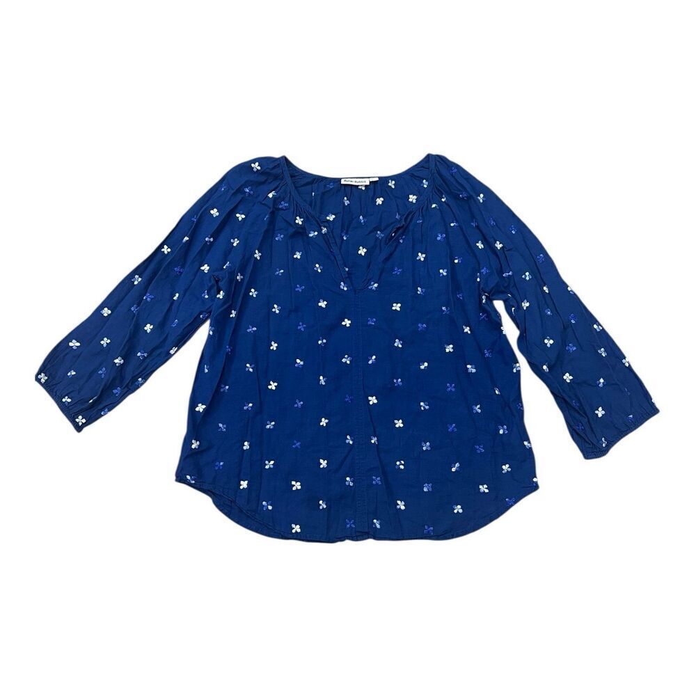 Roller Rabbit Blue and White Lotus Embroidery Malm Top L